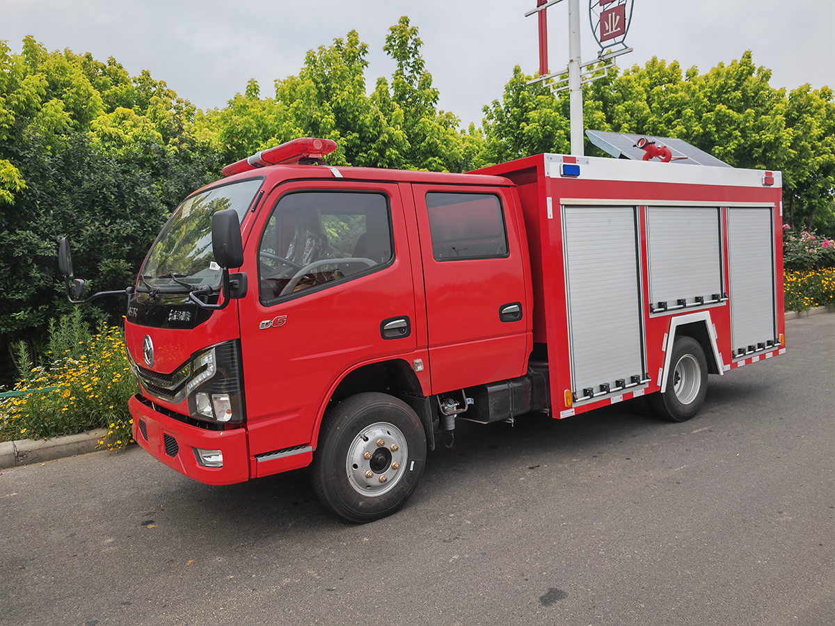 東風(fēng)多利卡消防救險(xiǎn)車(chē)（3噸）